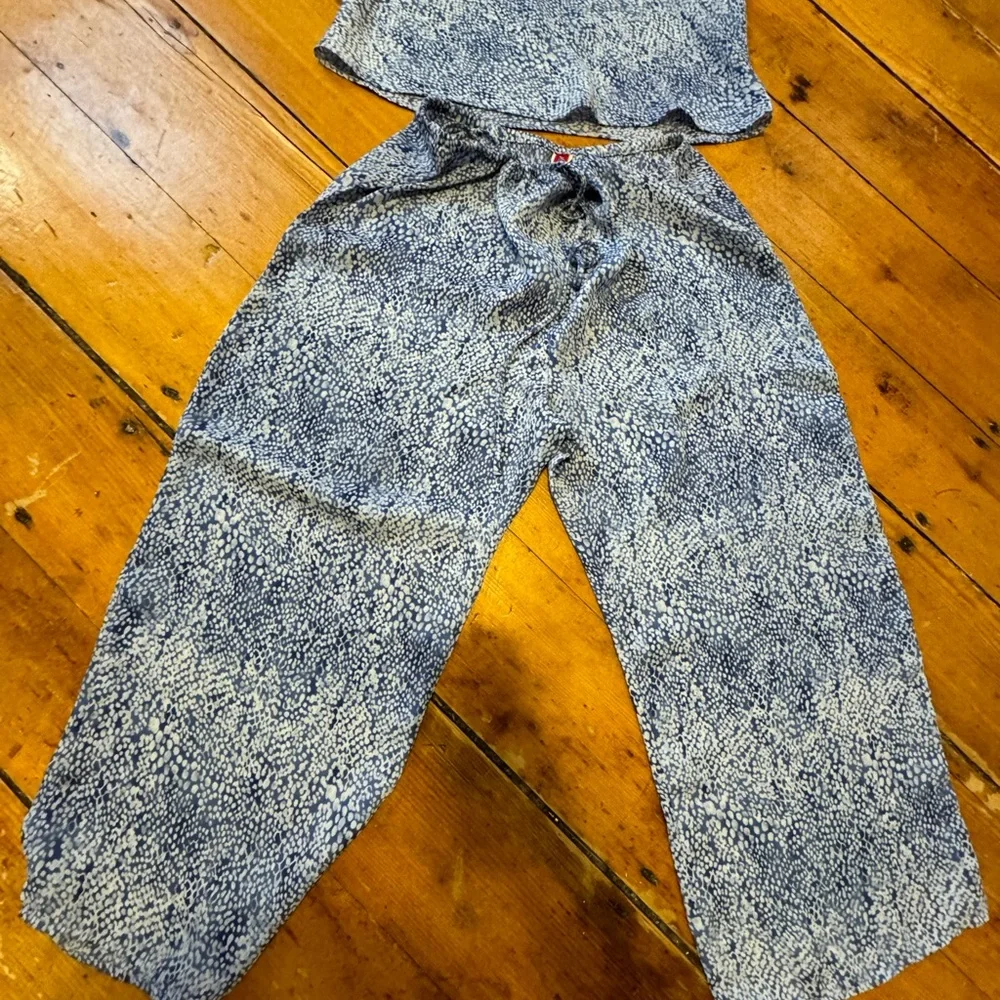 Josie Natori Blue/White 2 piece set: Camisole and drawstring pant‎ Sz S